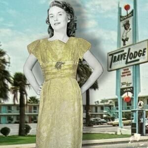 Vintage 1950s Green Floral Brand
Ann Barry Chiffon Pencil Dress Ruched Cocktail